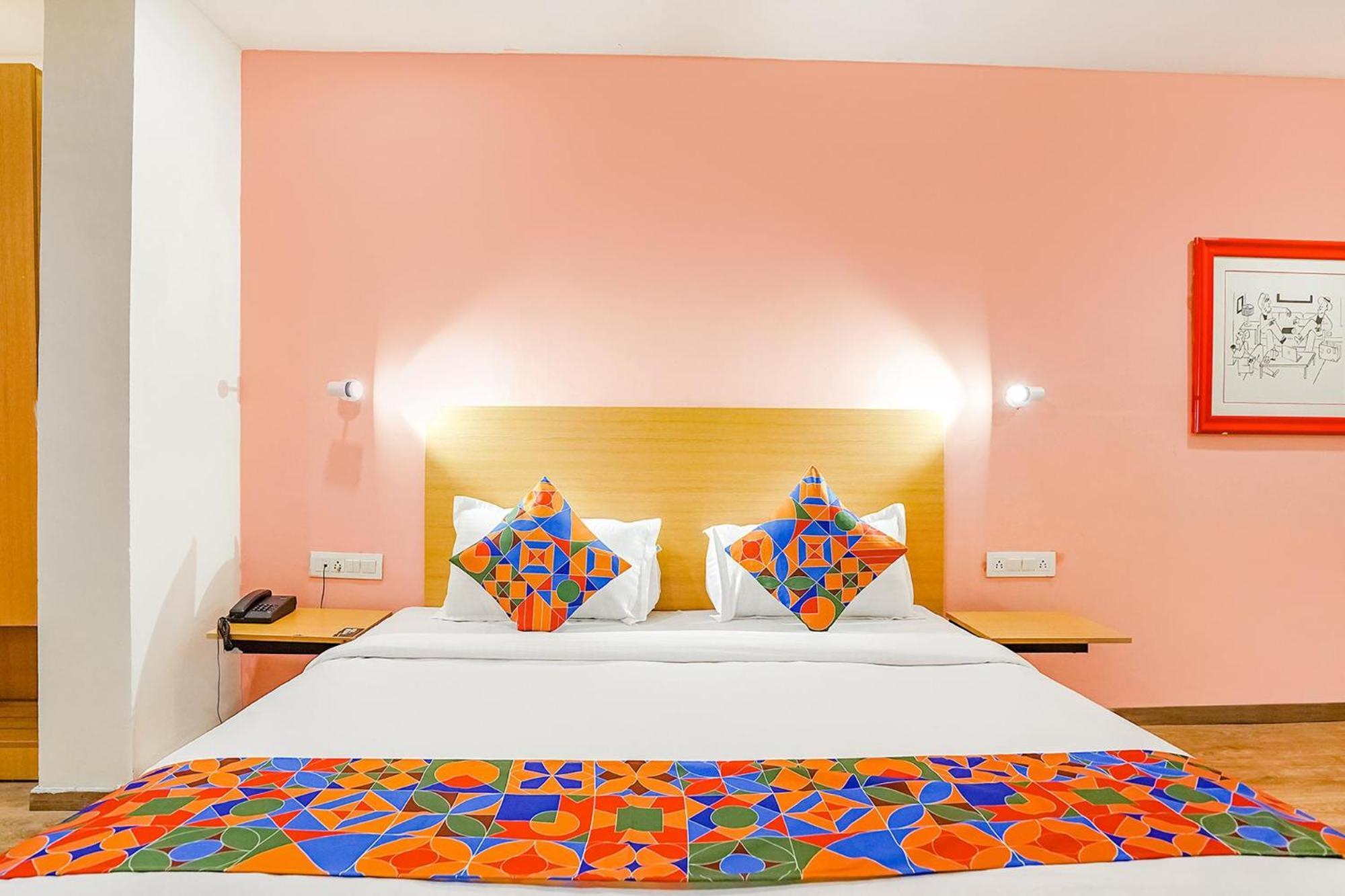 Super Townhouse O Hotel Aditya Residency Near Parthala Over Bridge Sector 121 Noida Indirapuram Buitenkant foto