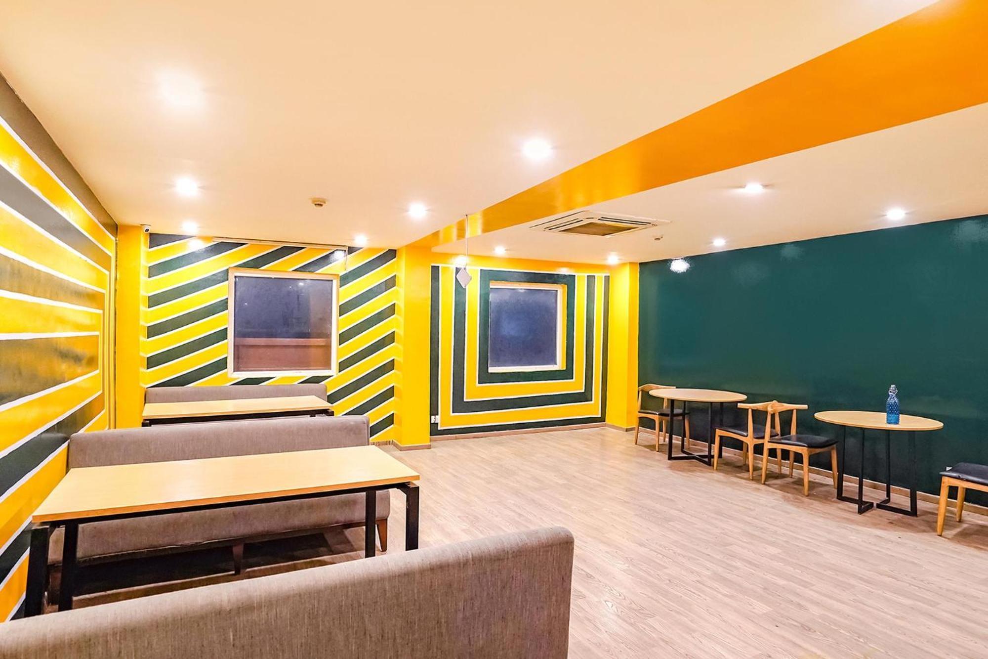 Super Townhouse O Hotel Aditya Residency Near Parthala Over Bridge Sector 121 Noida Indirapuram Buitenkant foto