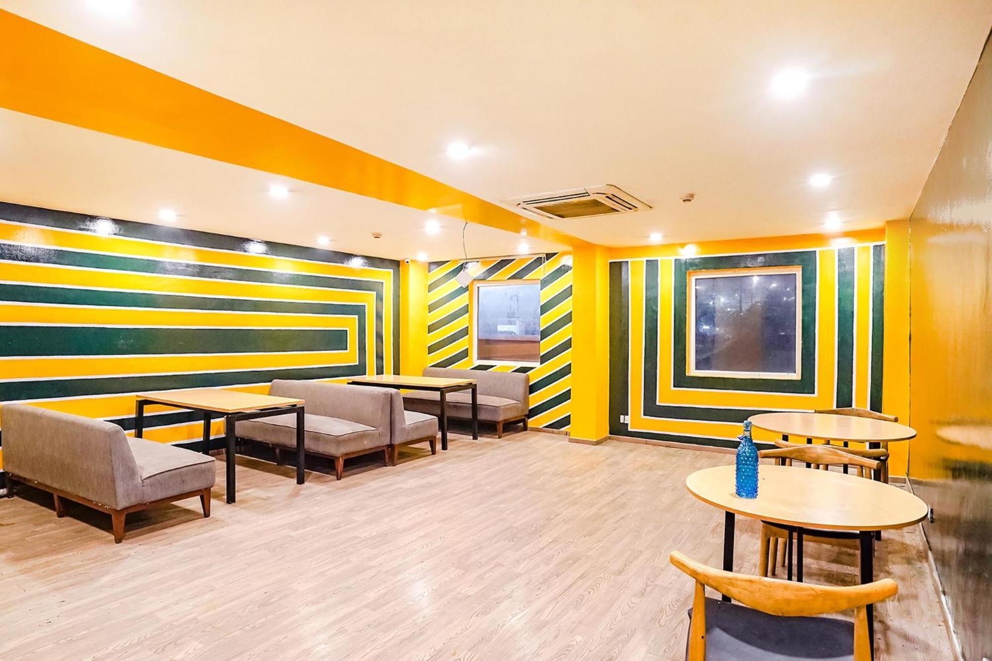 Super Townhouse O Hotel Aditya Residency Near Parthala Over Bridge Sector 121 Noida Indirapuram Buitenkant foto