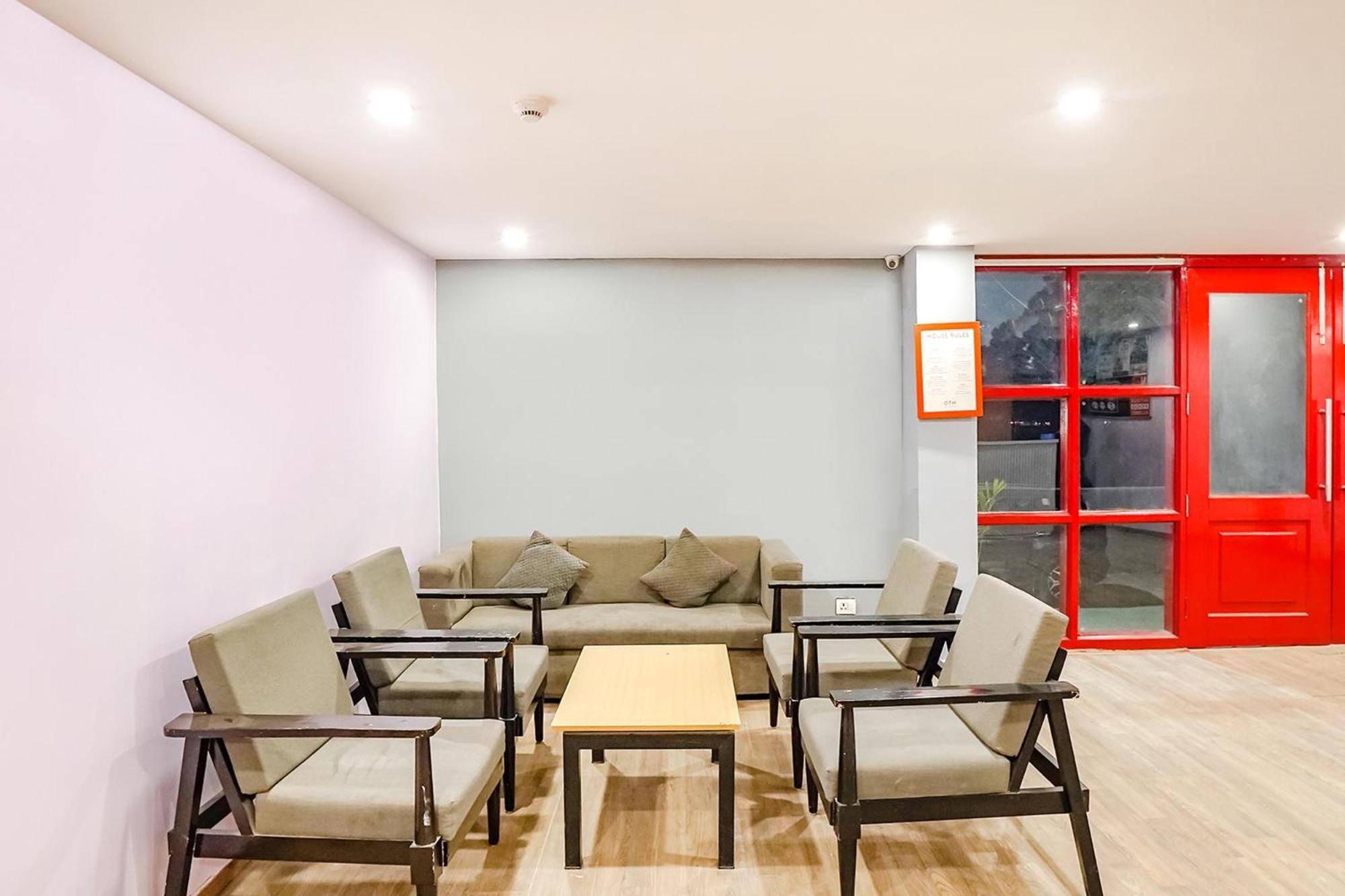 Super Townhouse O Hotel Aditya Residency Near Parthala Over Bridge Sector 121 Noida Indirapuram Buitenkant foto