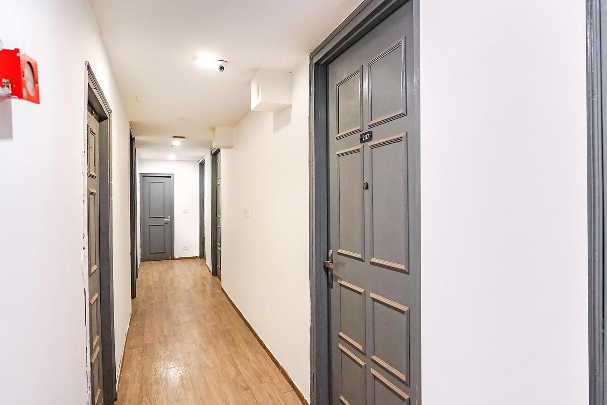 Super Townhouse O Hotel Aditya Residency Near Parthala Over Bridge Sector 121 Noida Indirapuram Buitenkant foto