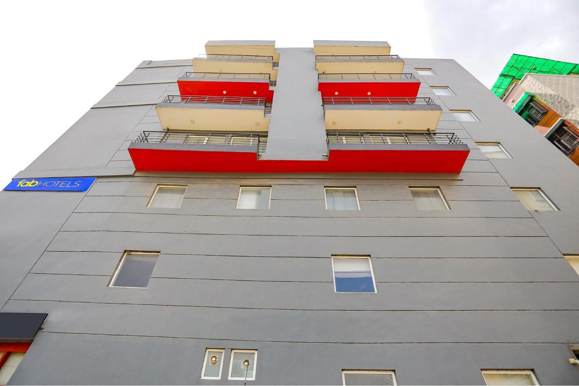 Super Townhouse O Hotel Aditya Residency Near Parthala Over Bridge Sector 121 Noida Indirapuram Buitenkant foto