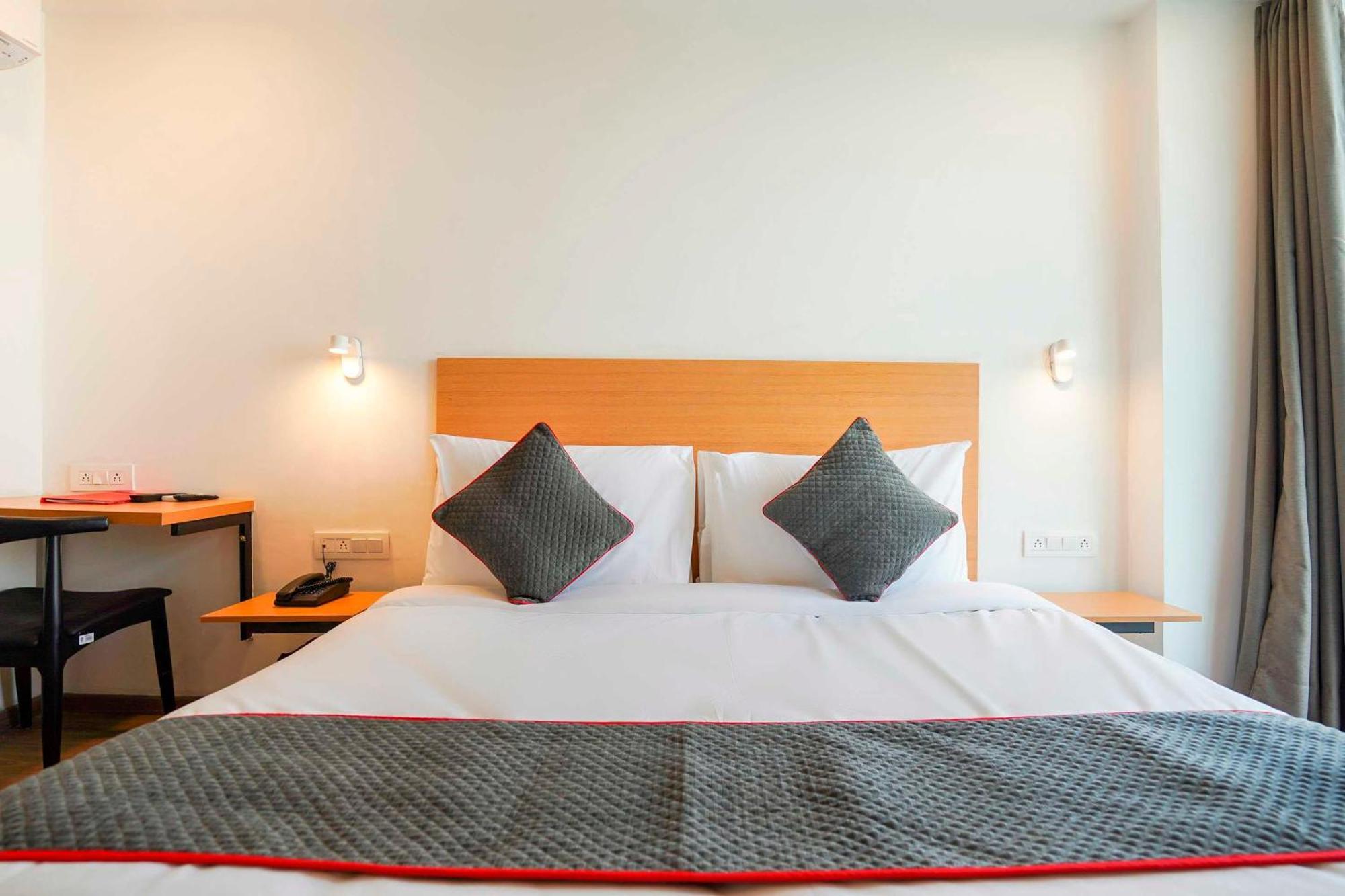 Super Townhouse O Hotel Aditya Residency Near Parthala Over Bridge Sector 121 Noida Indirapuram Buitenkant foto