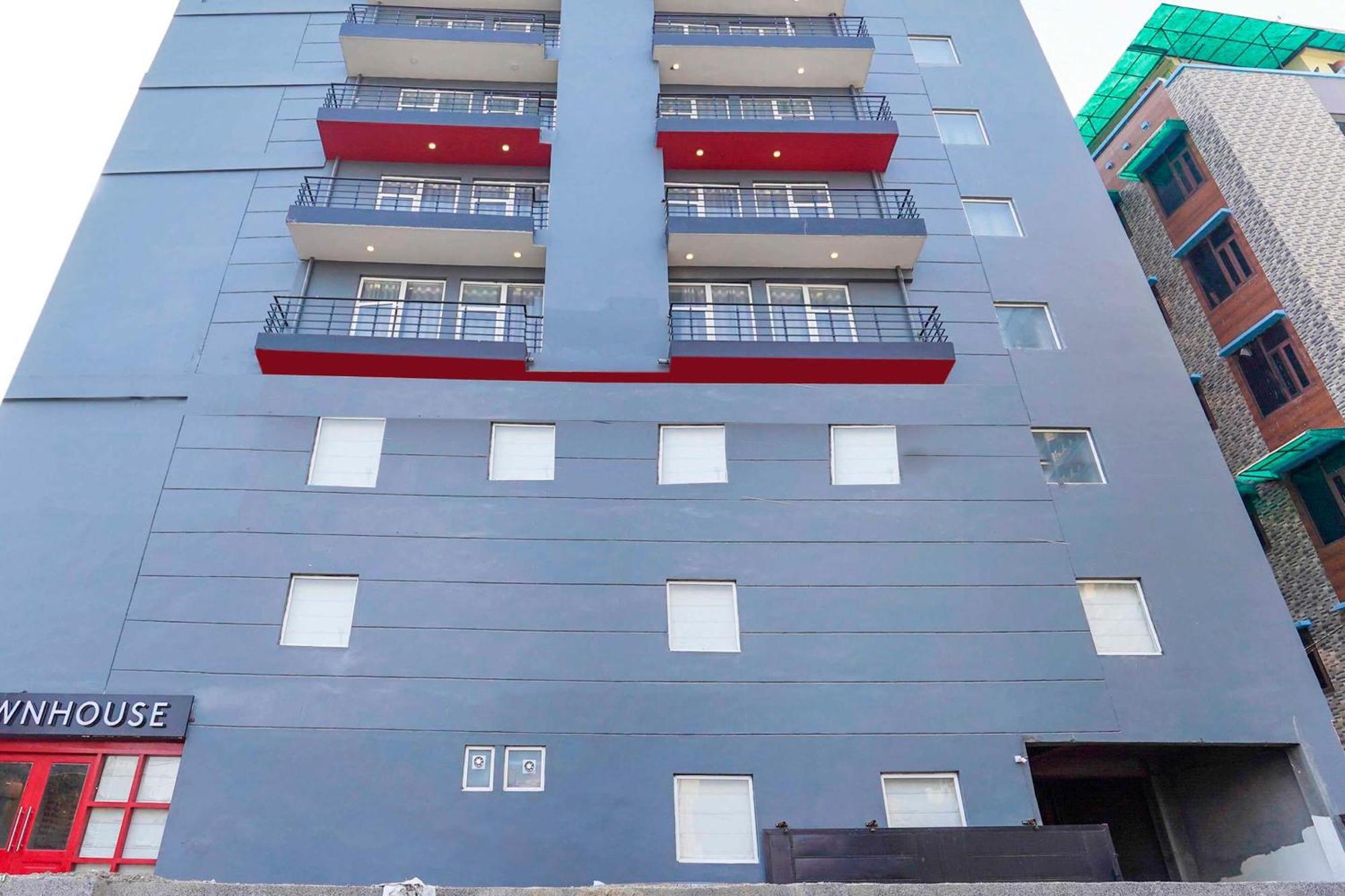 Super Townhouse O Hotel Aditya Residency Near Parthala Over Bridge Sector 121 Noida Indirapuram Buitenkant foto