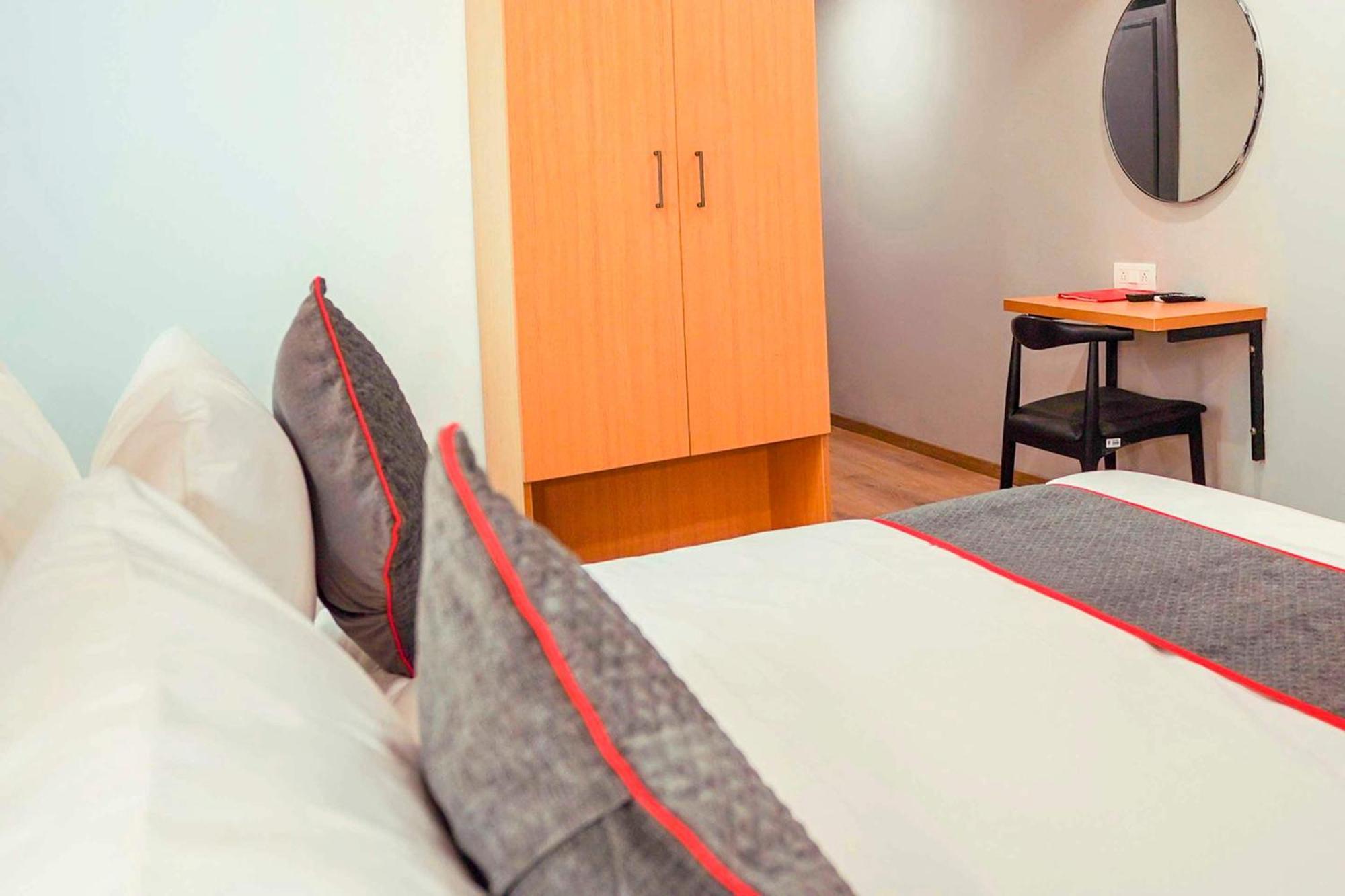 Super Townhouse O Hotel Aditya Residency Near Parthala Over Bridge Sector 121 Noida Indirapuram Buitenkant foto
